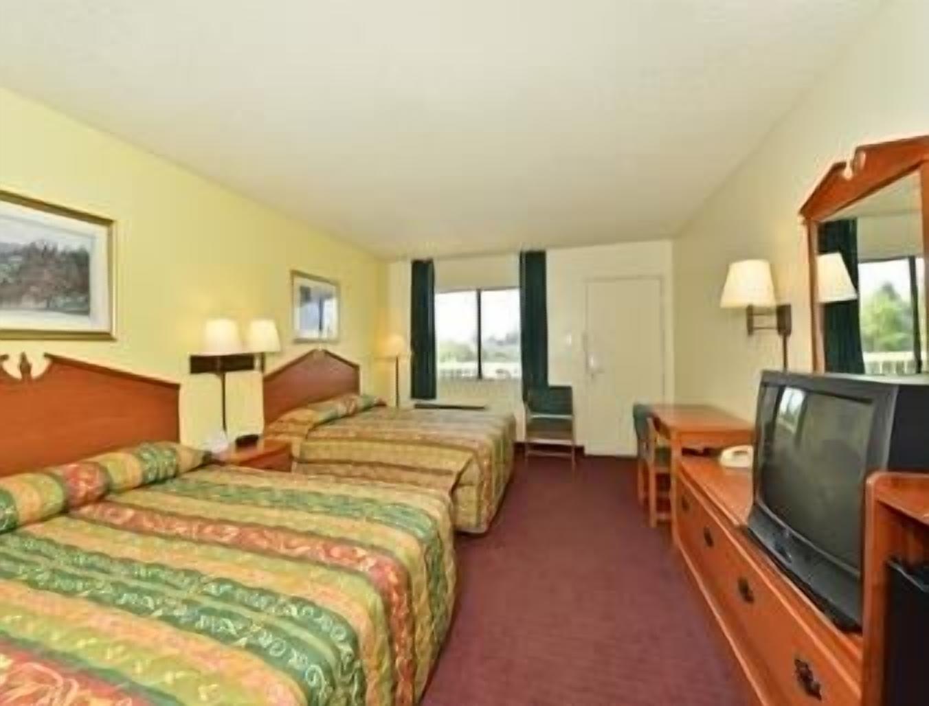 Super 8 By Wyndham Bakersfield/Central Phòng bức ảnh