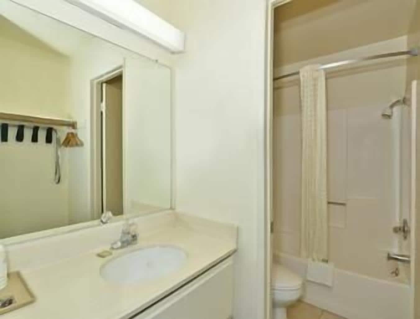 Super 8 By Wyndham Bakersfield/Central Ngoại thất bức ảnh