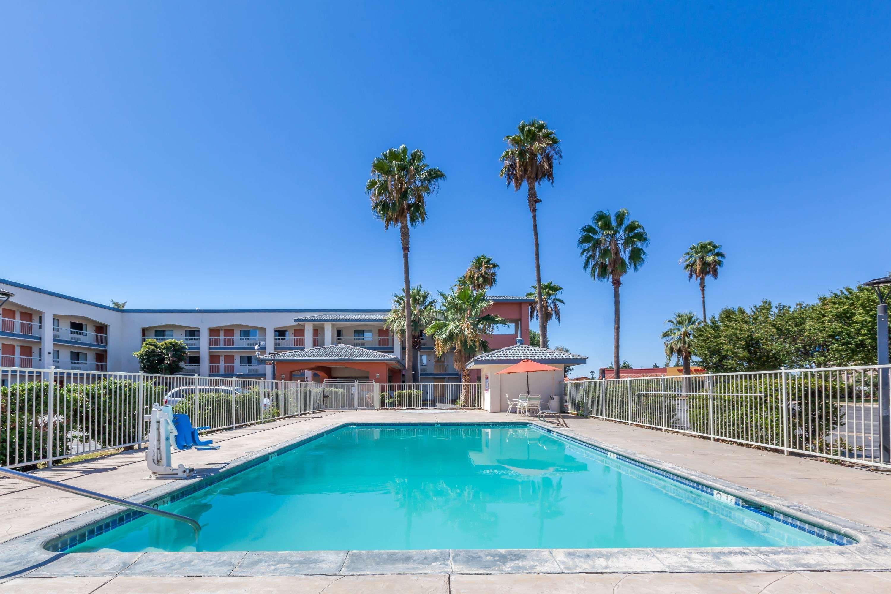 Super 8 By Wyndham Bakersfield/Central Ngoại thất bức ảnh