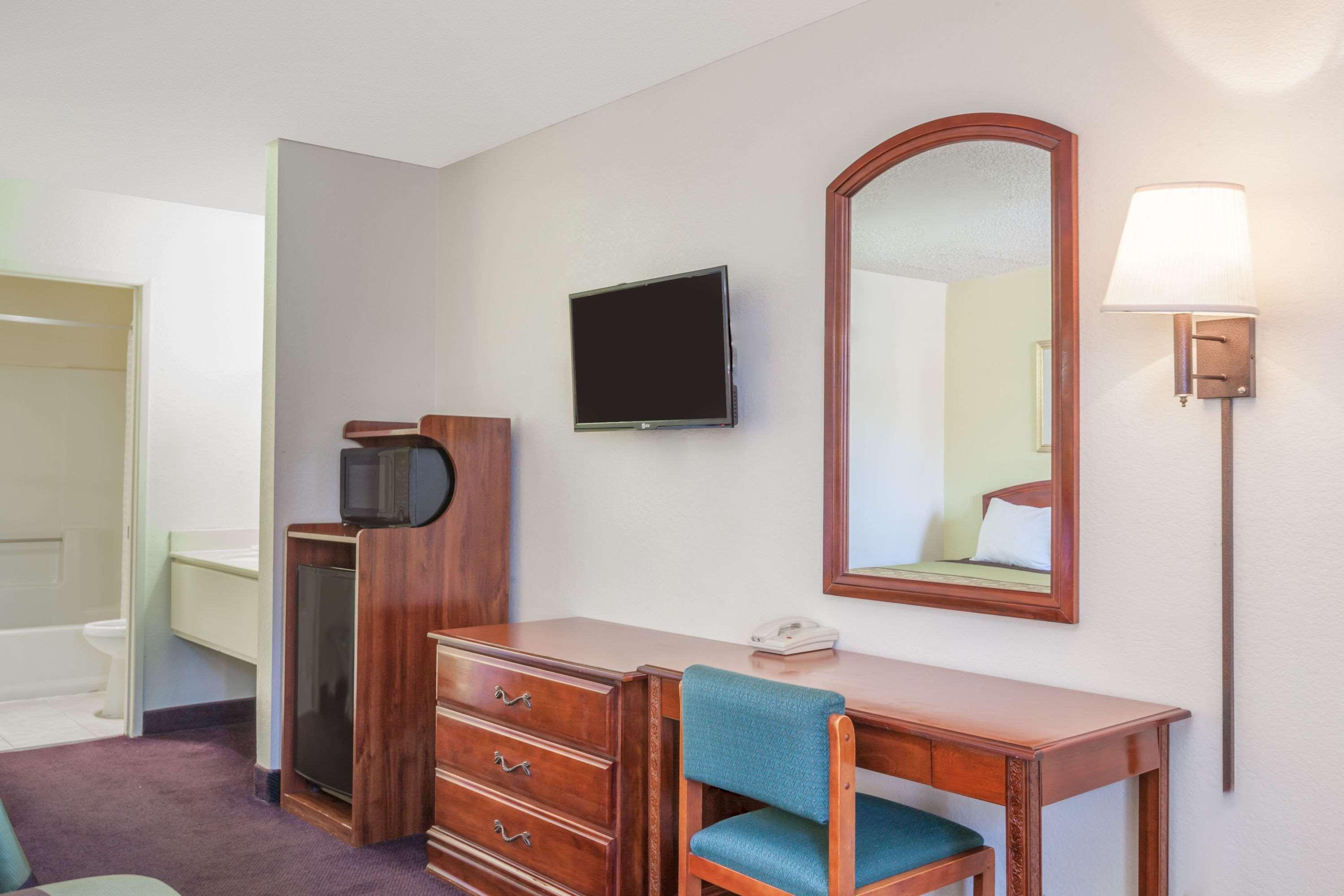 Super 8 By Wyndham Bakersfield/Central Ngoại thất bức ảnh