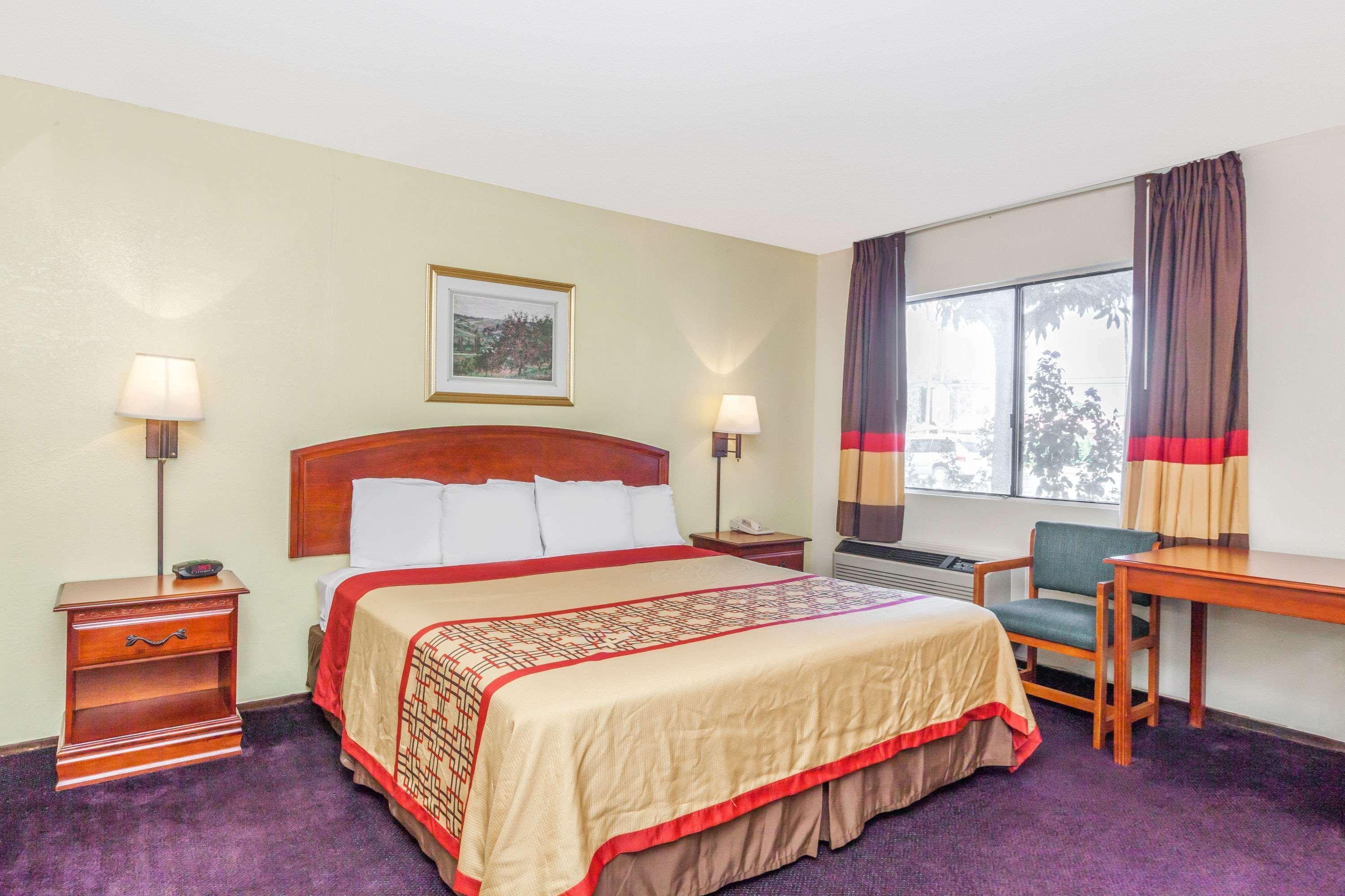 Super 8 By Wyndham Bakersfield/Central Ngoại thất bức ảnh