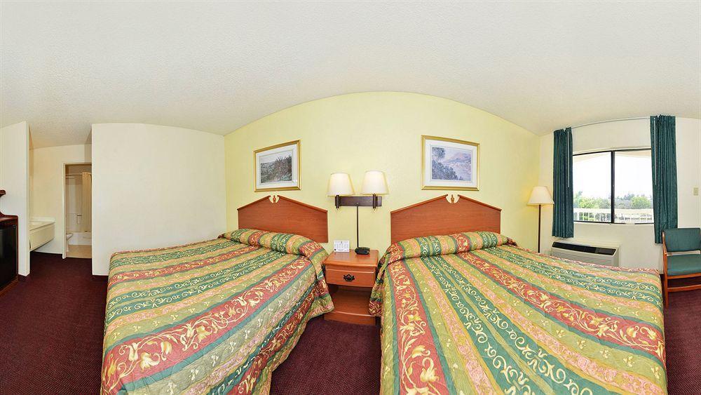 Super 8 By Wyndham Bakersfield/Central Ngoại thất bức ảnh