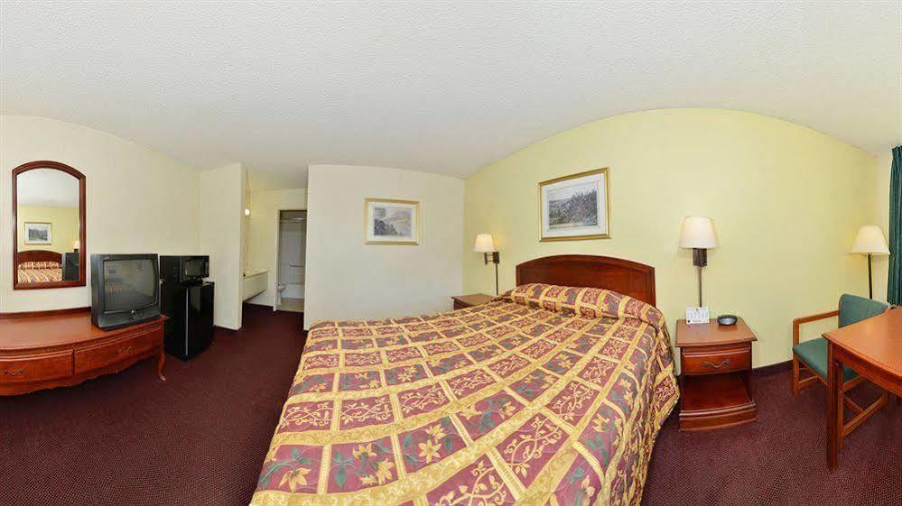 Super 8 By Wyndham Bakersfield/Central Ngoại thất bức ảnh